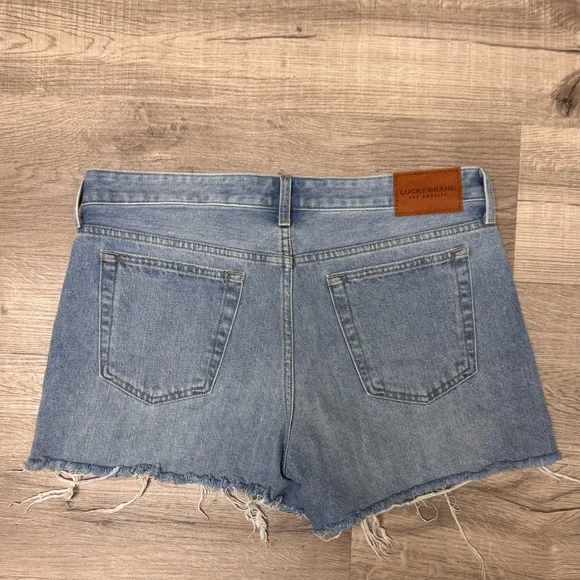 Lucky Brand Boyfriend Short - Picture 2 of 10